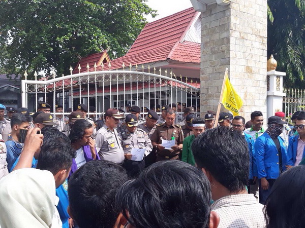 Sat Sabhara Polresta Kawal Unjuk Rasa di dua lokasi Berbeda